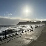 Baileys House - Part Of The The Bay Village With Pool, Gym And Direct Access, Pub, Restaurant, Tennis And Meadows Walks בית נופש פילי