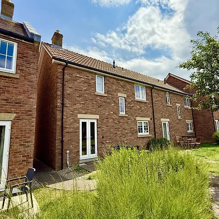 Baileys House - Part Of The The Bay Filey Village With Pool, Gym And Direct Access, Pub, Restaurant, Tennis And Meadows Walks *