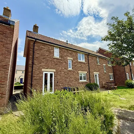 Baileys House - Part Of The The Bay Village With Pool, Gym And Direct Access, Pub, Restaurant, Tennis And Meadows Walks
