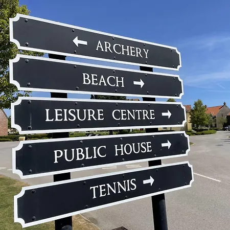 Baileys House - Part Of The The Bay Village With Pool, Gym And Direct Access, Pub, Restaurant, Tennis And Meadows Walks *