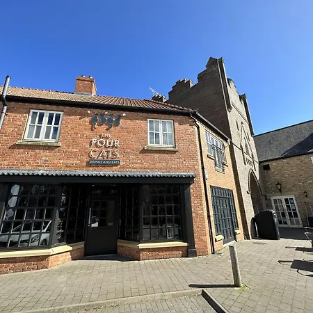 Baileys House - Part Of The The Bay Village With Pool, Gym And Direct Access, Pub, Restaurant, Tennis And Meadows Walks *