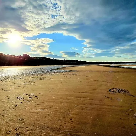 Ferienhaus Baileys House - Part Of The The Bay Filey Village With Pool, Gym And Direct Access, Pub, Restaurant, Tennis And Meadows Walks Reighton