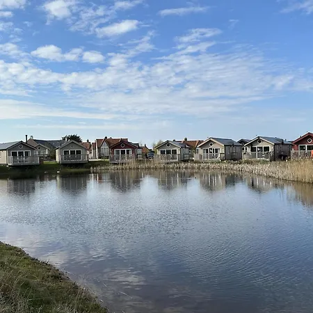 Дом отдыха Baileys House - Part Of The The Bay Village With Pool, Gym And Direct Access, Pub, Restaurant, Tennis And Meadows Walks Файли