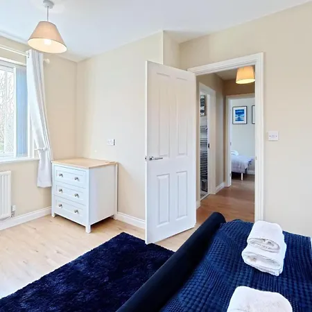 Baileys House - Part Of The The Bay Village With Pool, Gym And Direct Access, Pub, Restaurant, Tennis And Meadows Walks *